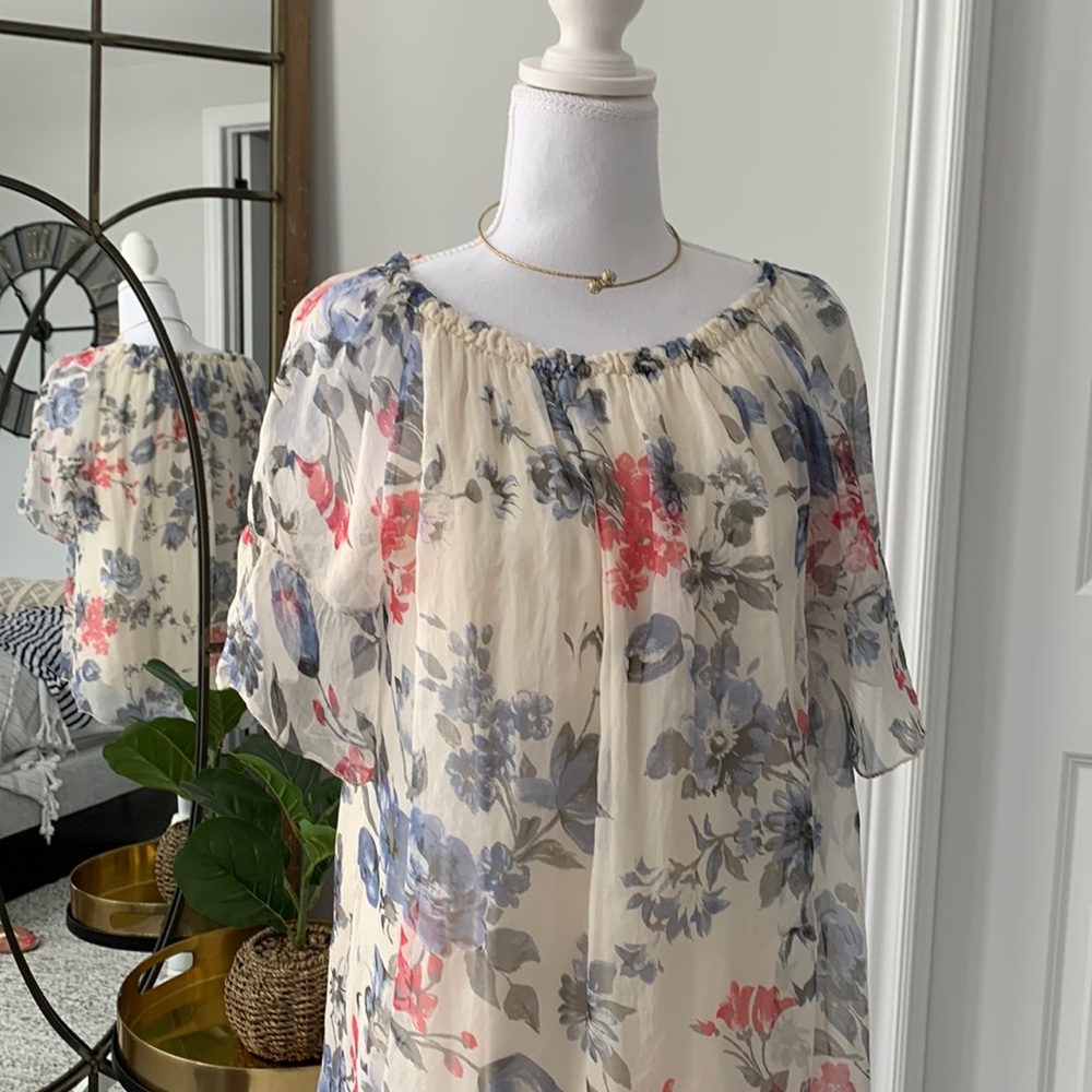 3/$25

Silk summer floral top size small